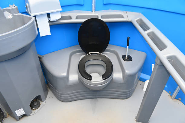 Affordable portable toilet rental in Farmer City, IL